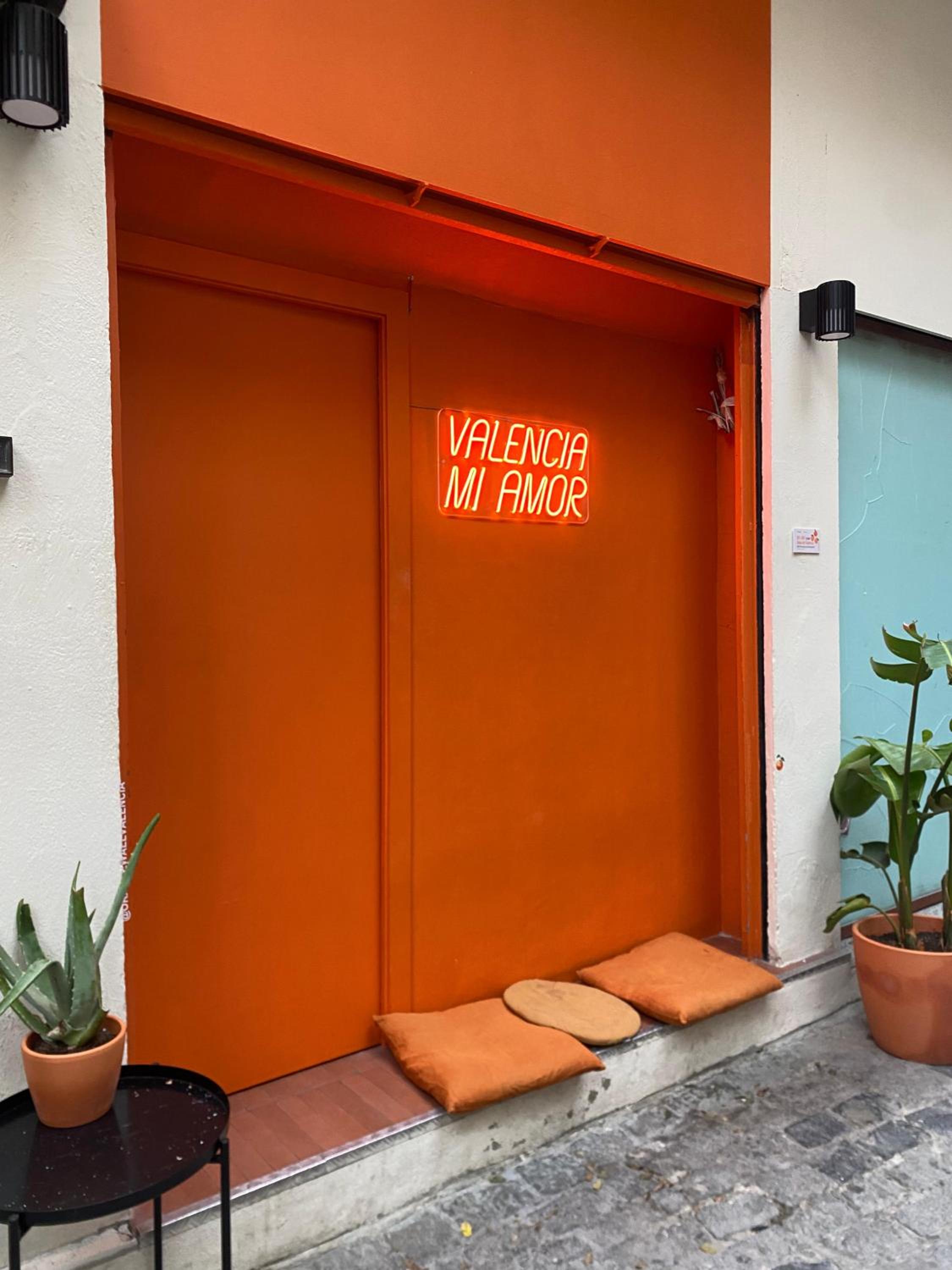 Turia Gardens Rooms - Authentic Valencia Downtown Parklife - VLC Urban Rental