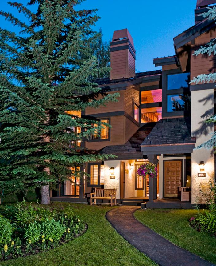 Ridgepoint Townhome 084 by East West Hospitality