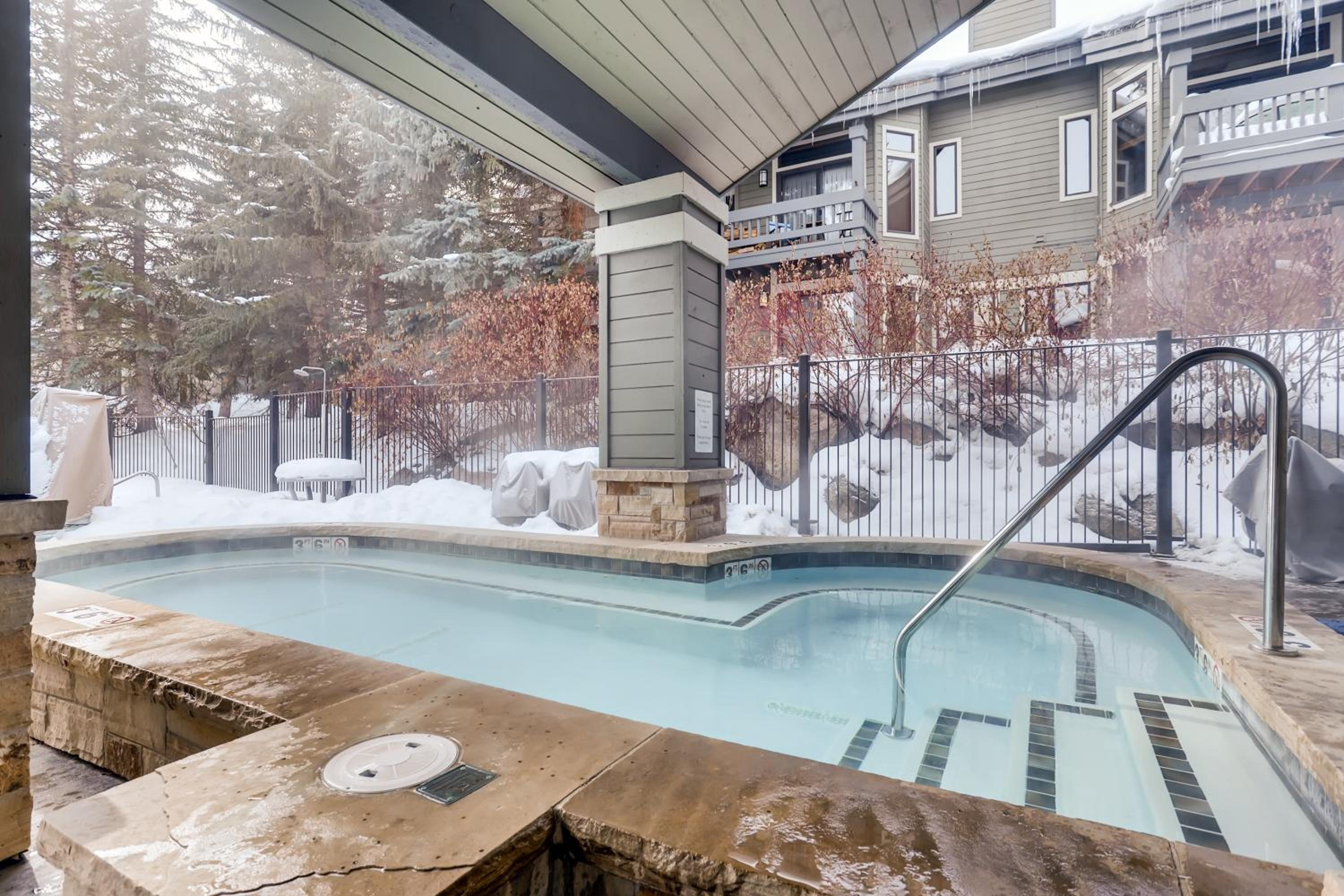 Ridgepoint Townhome 084 by East West Hospitality