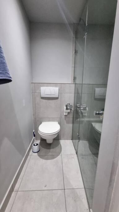 Secure & Luxurious Newlands Apartment!