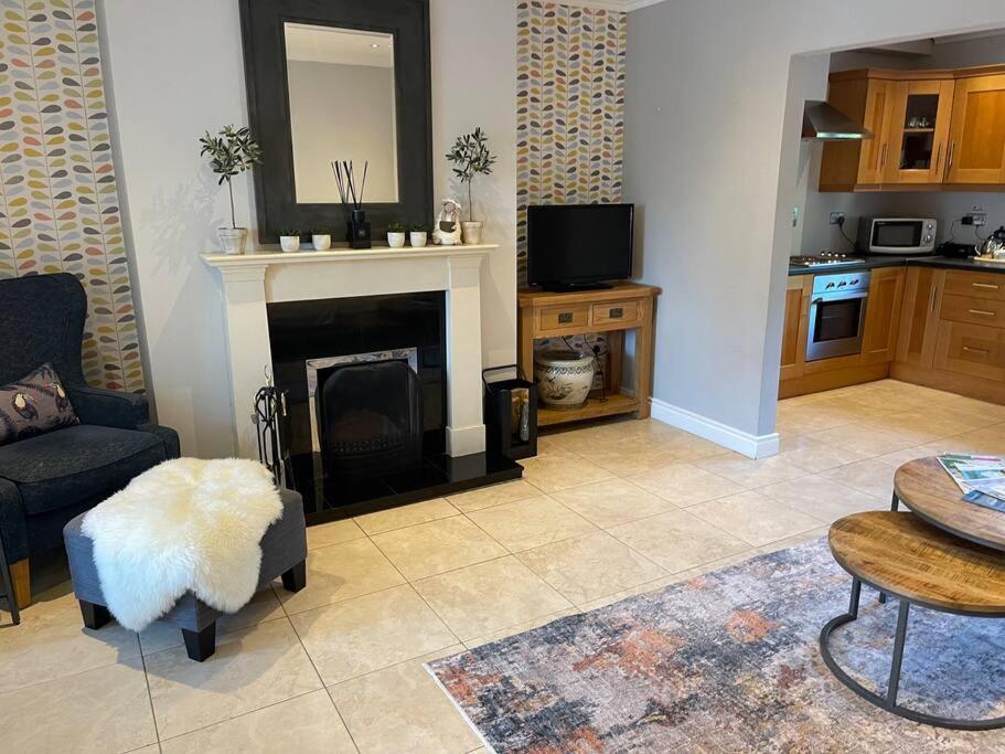 Elegant Townhouse steps from historic Birr Castle
