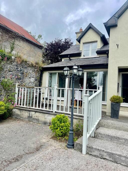 Elegant Townhouse steps from historic Birr Castle