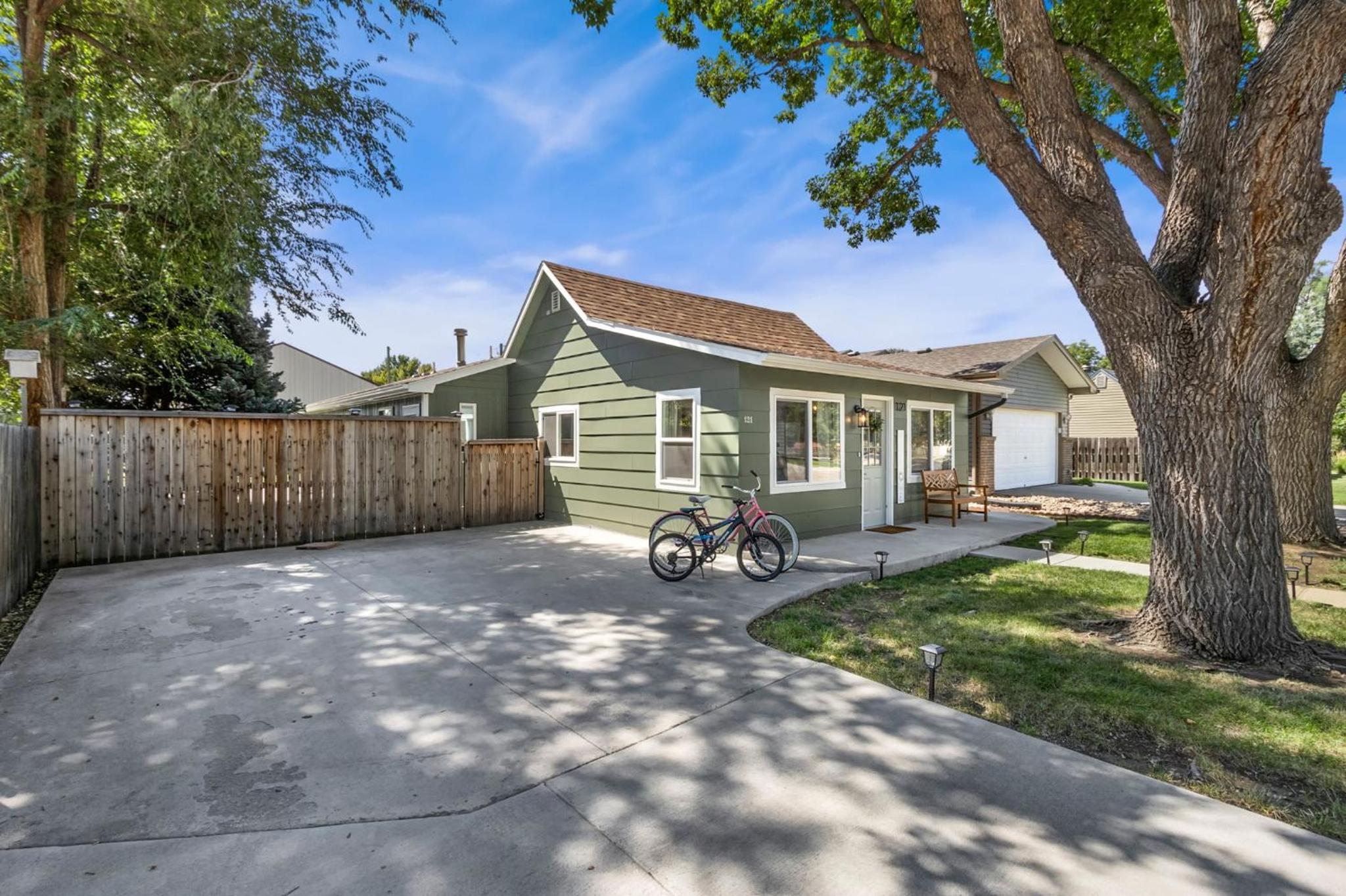 Downtown Windsor Home with Hot Tub and Pool Table