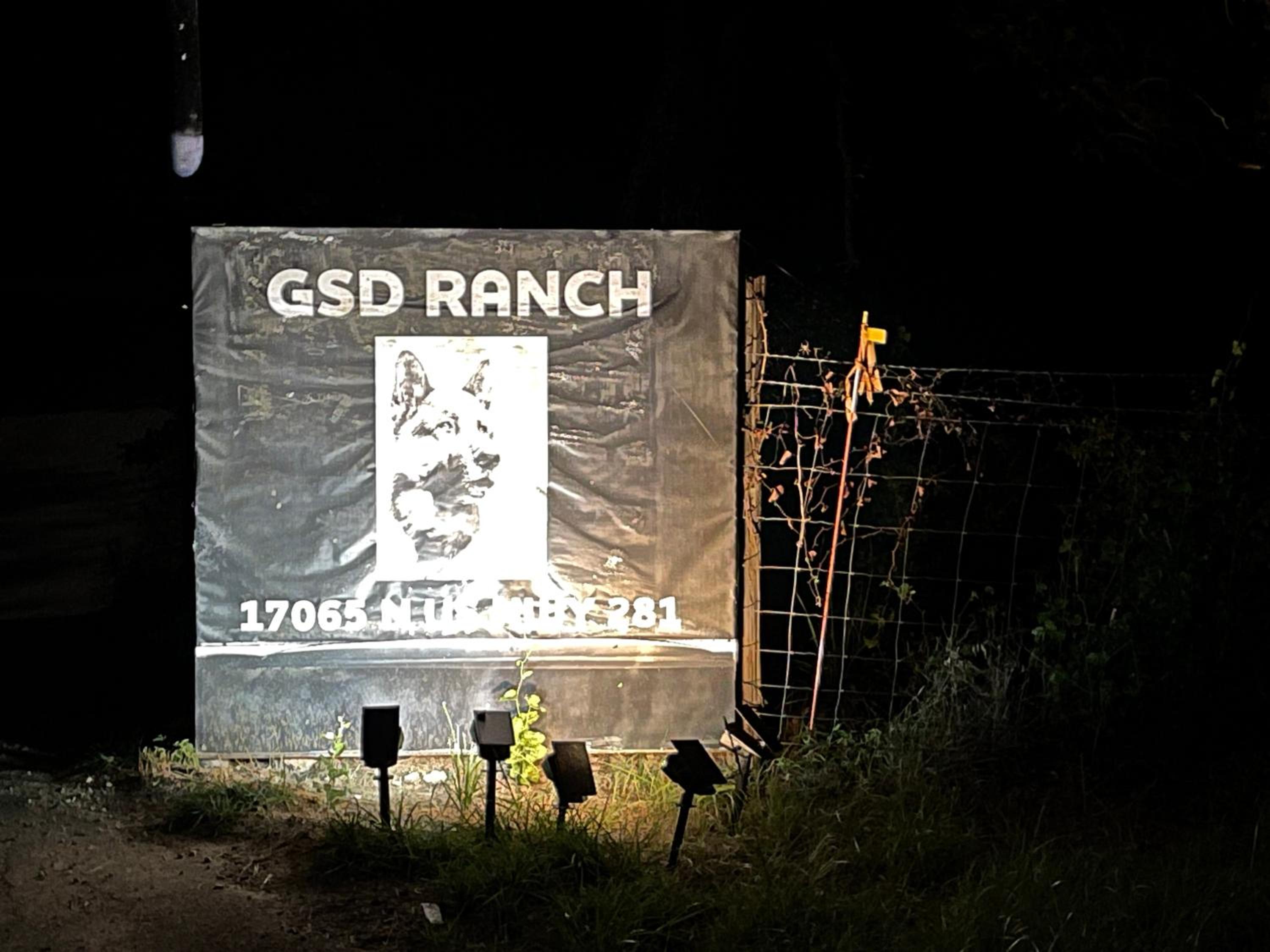 7 Hico Glamping Farm Animals Campfire near Glen Rose by Vacation Your Way