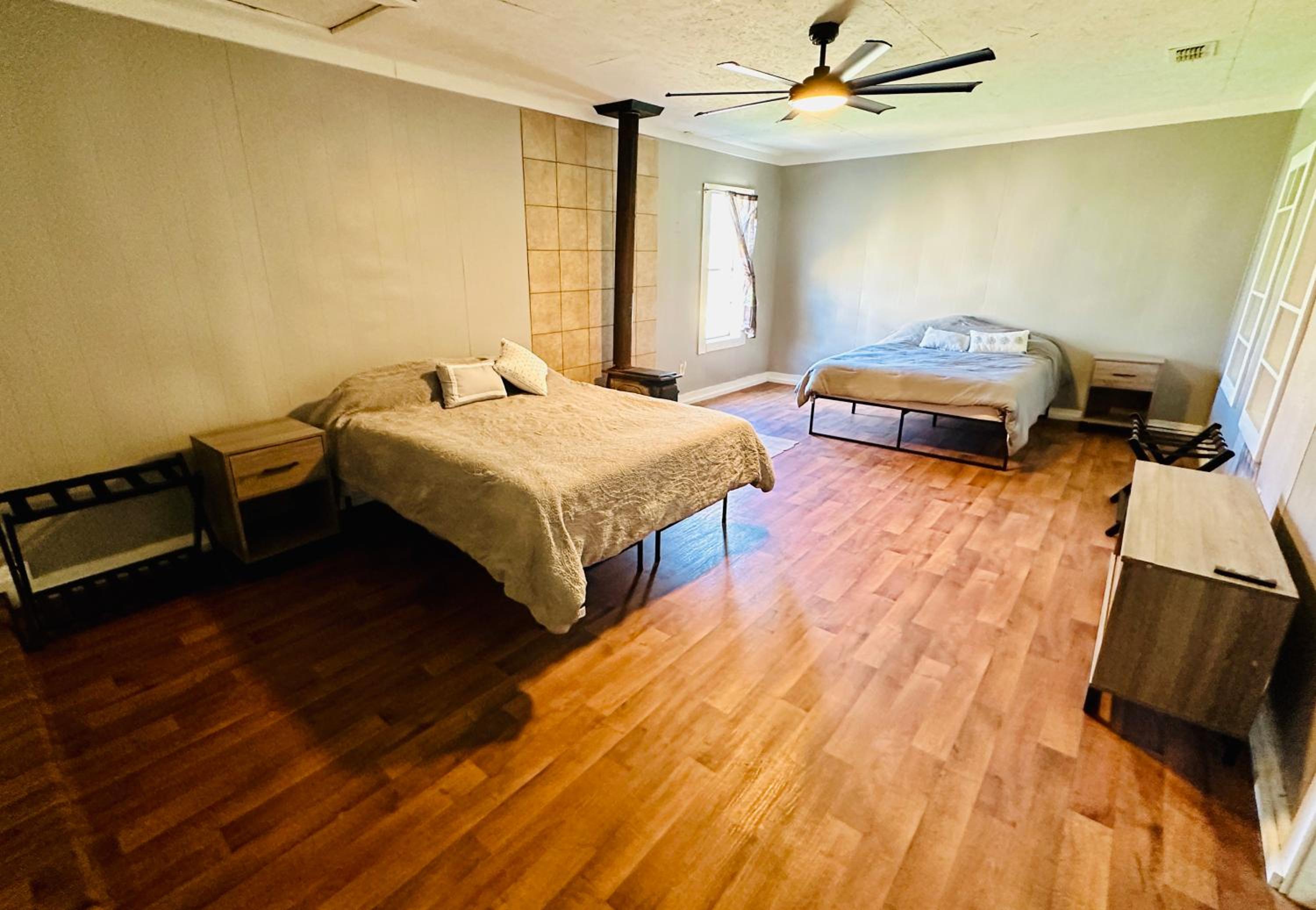 7 Hico Glamping Farm Animals Campfire near Glen Rose by Vacation Your Way