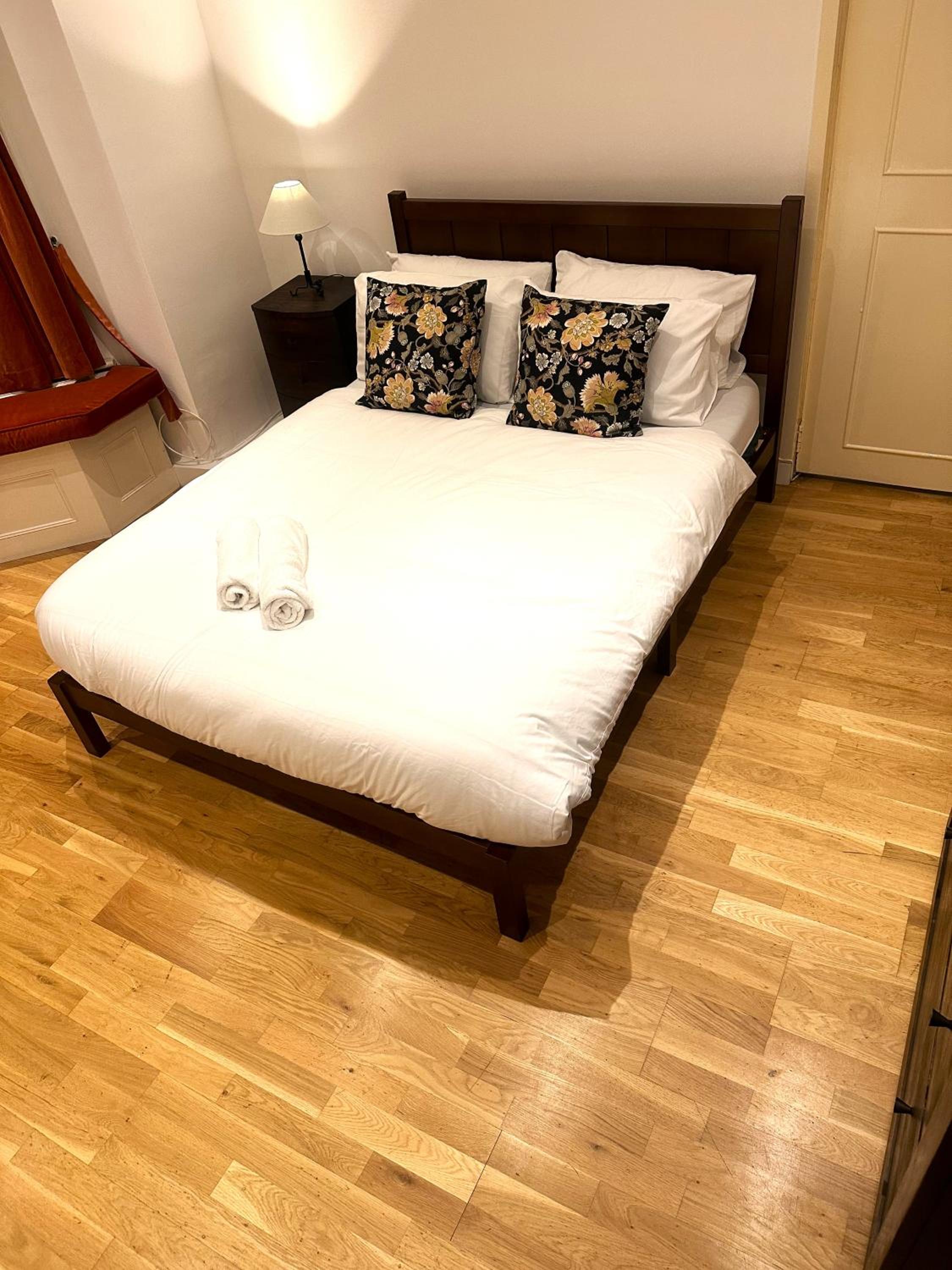 Charming Comfy Apartments by Kensington & Chelsea