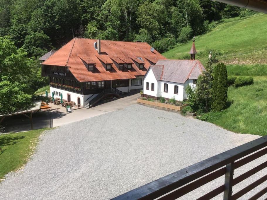 FeWo mit Whirlpool, Infrarot-Sauna & Schwarzwaldblick