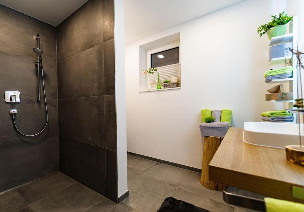 FeWo mit Whirlpool, Infrarot-Sauna & Schwarzwaldblick