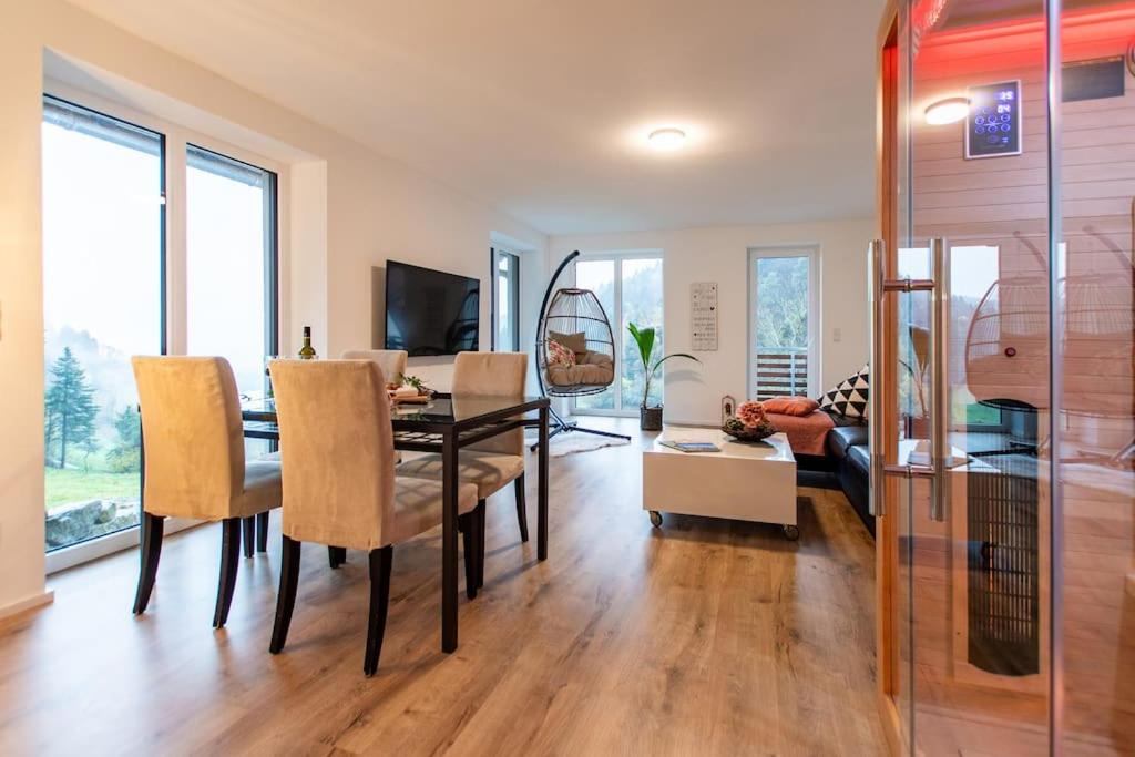 FeWo mit Whirlpool, Infrarot-Sauna & Schwarzwaldblick