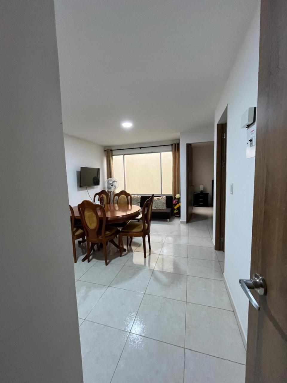 Apto-Parking cerca CC Gran Plaza