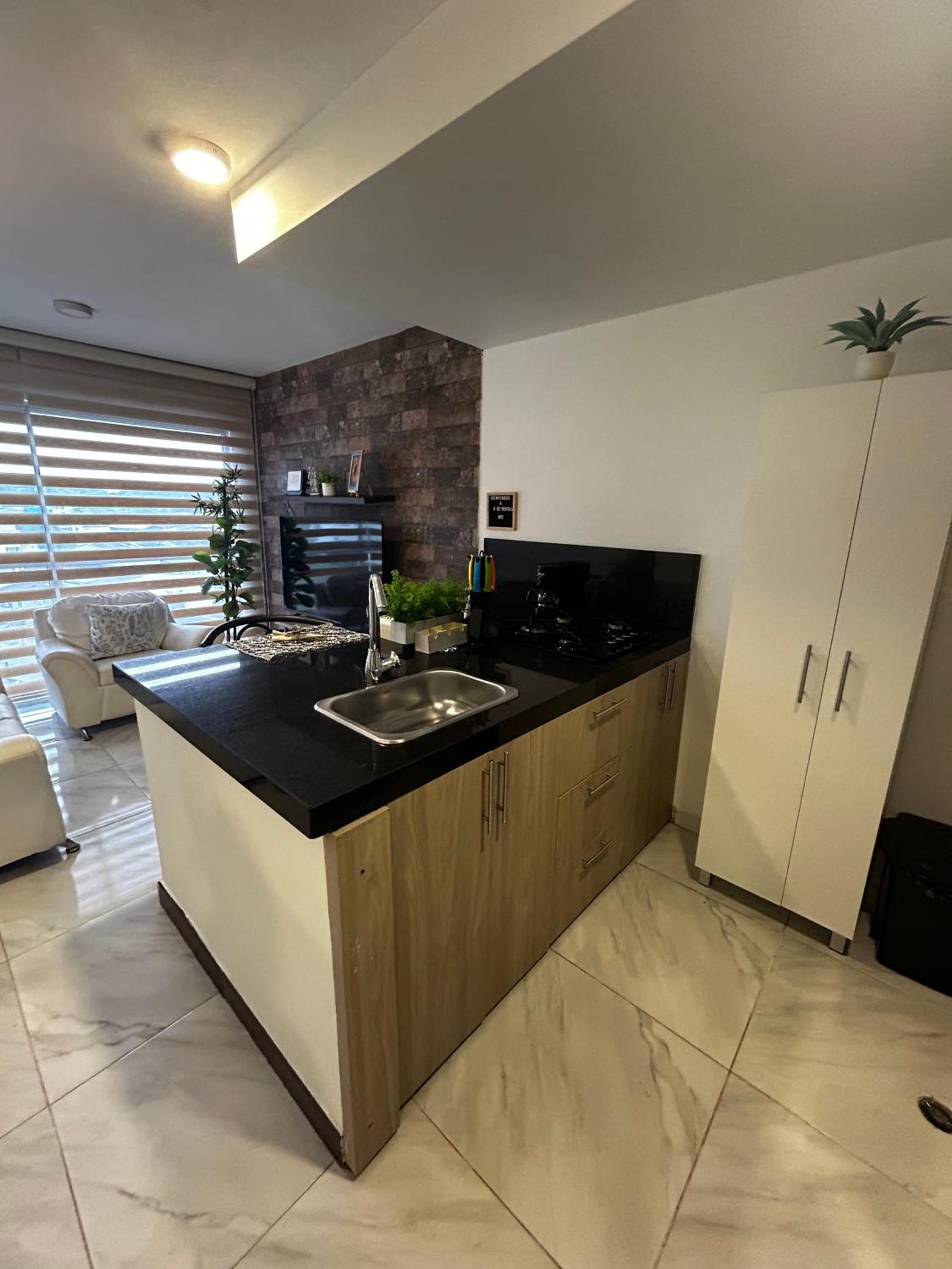 Disfruta cerca al mar: Piso 8 con dos habitaciones