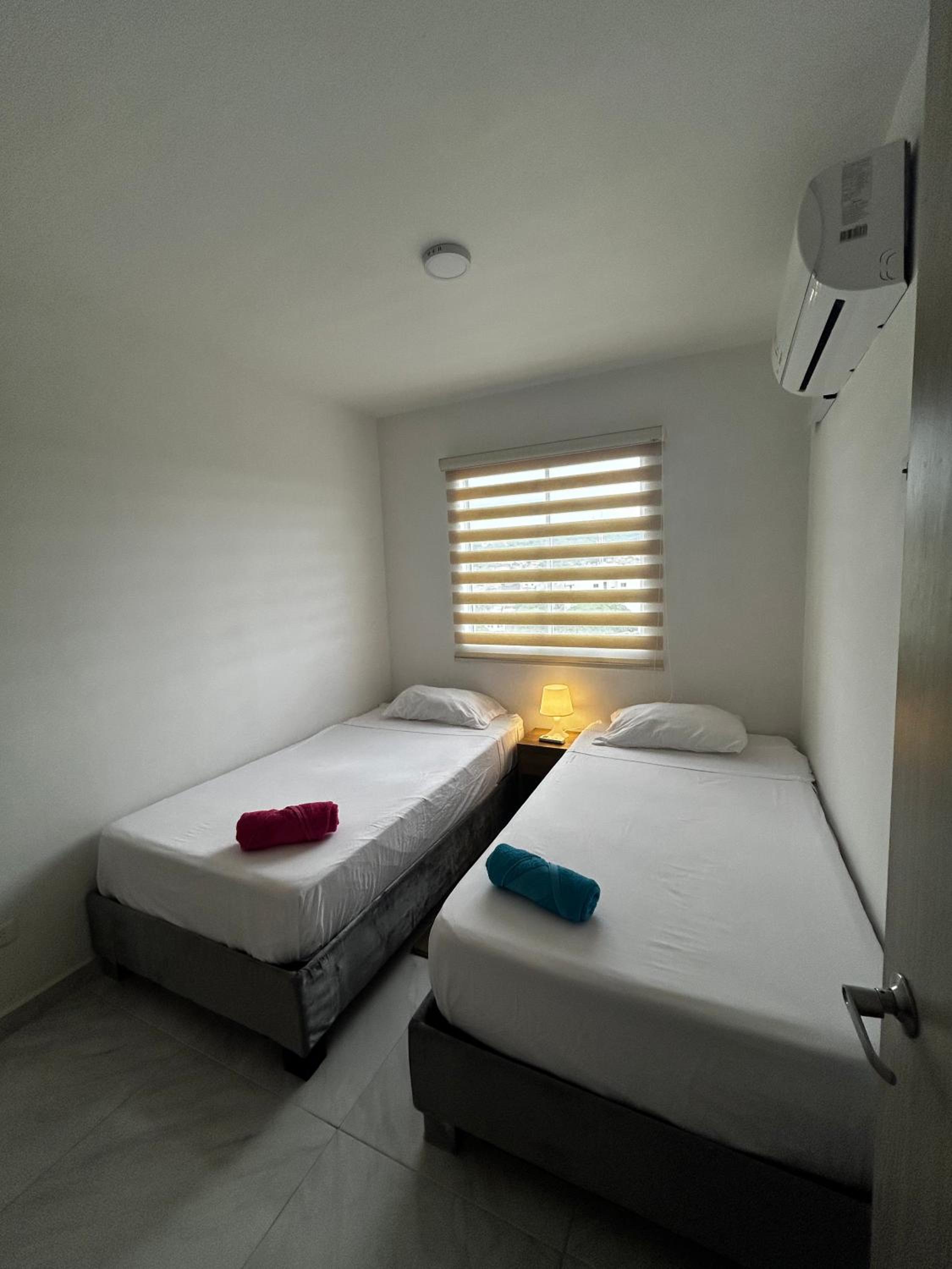 Disfruta cerca al mar: Piso 8 con dos habitaciones
