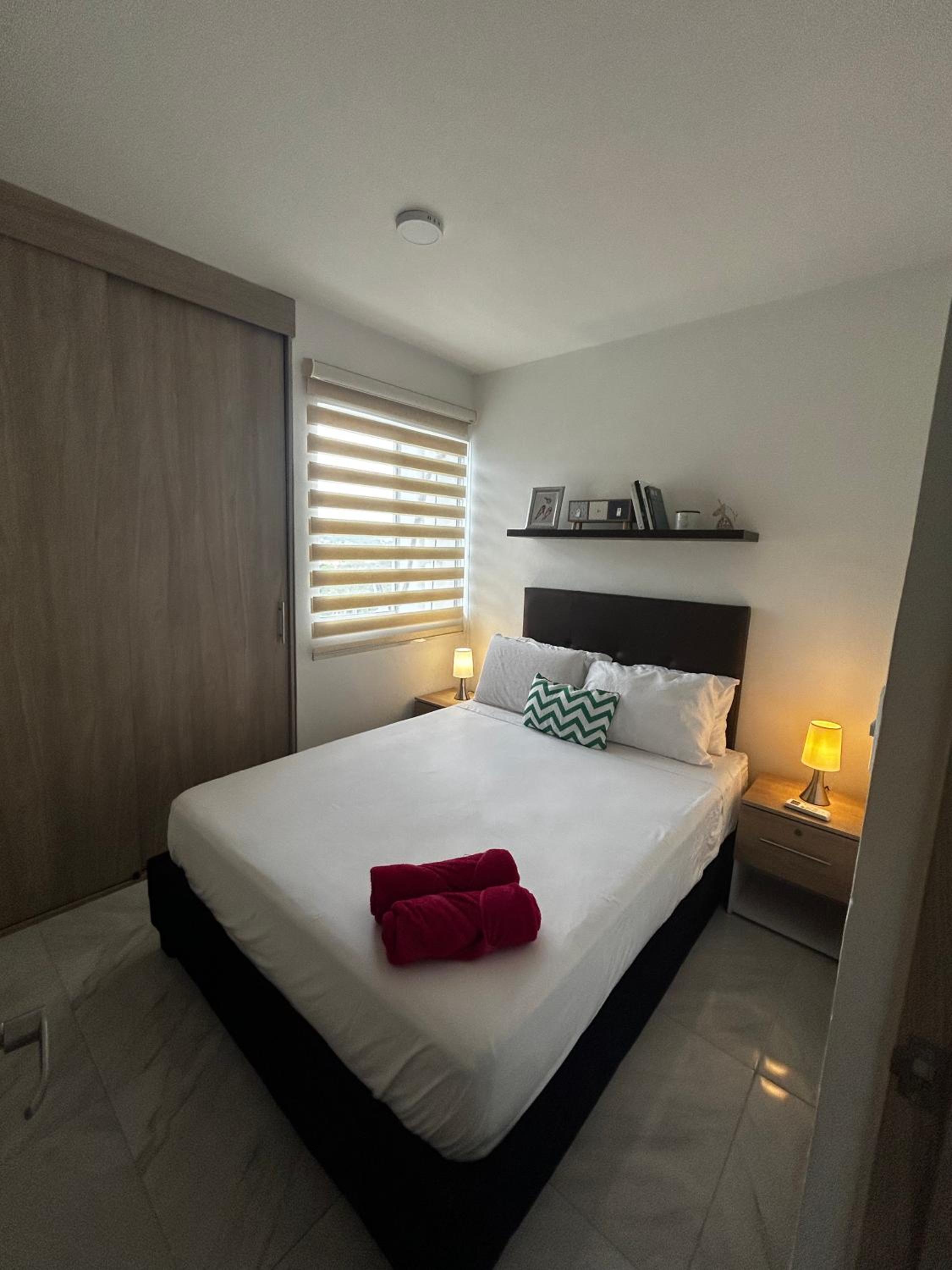 Disfruta cerca al mar: Piso 8 con dos habitaciones