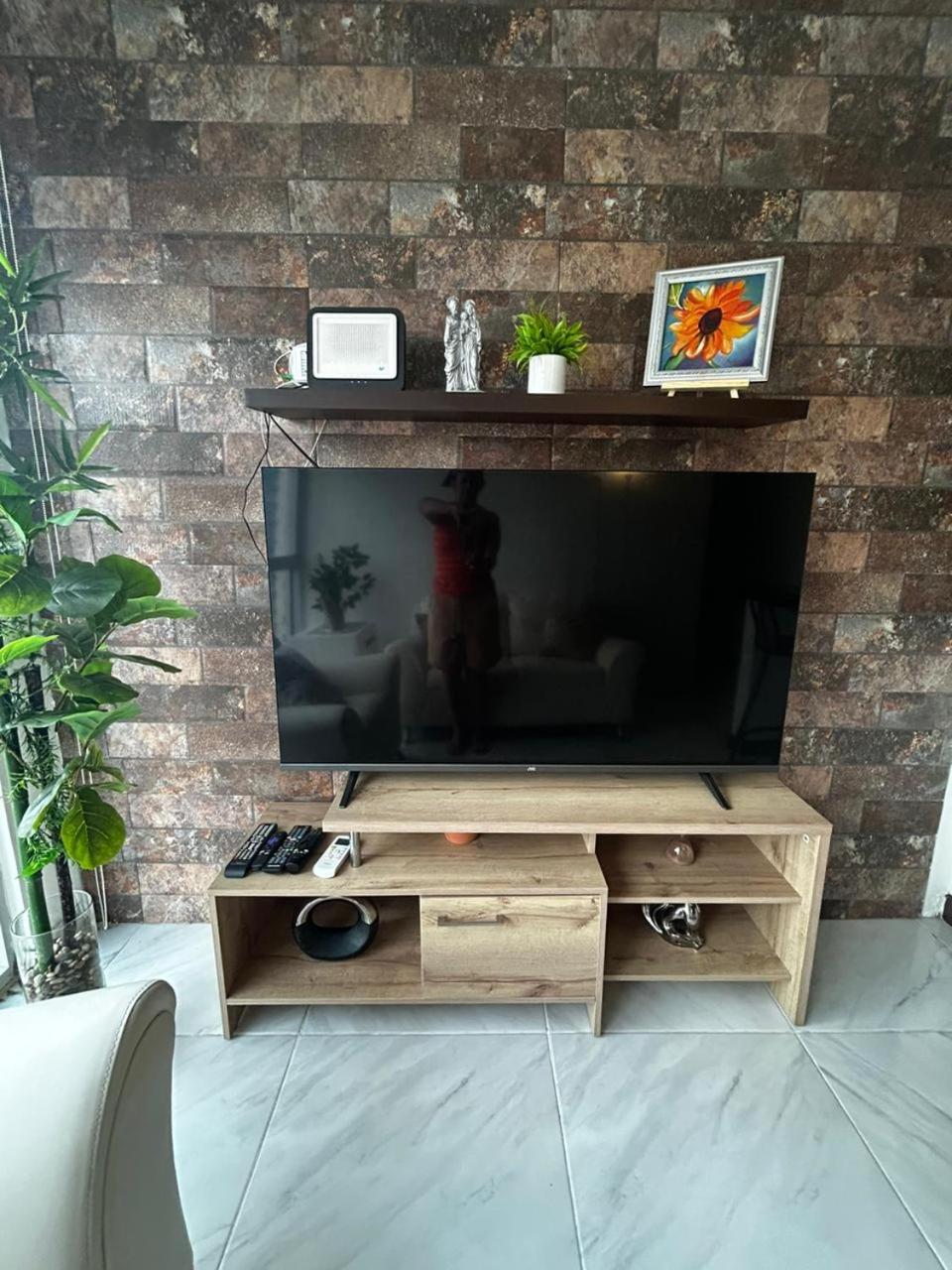 Disfruta cerca al mar: Piso 8 con dos habitaciones