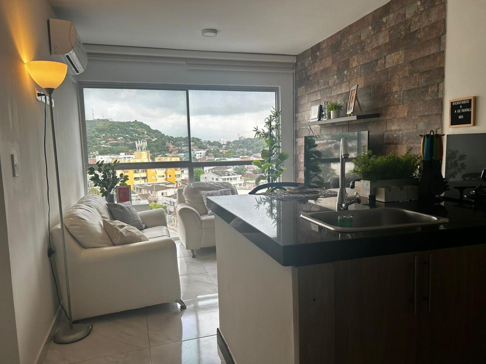 Disfruta cerca al mar: Piso 8 con dos habitaciones