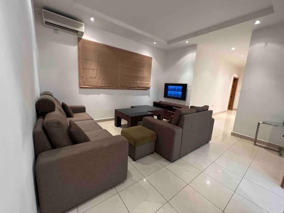 Spacious 4-Bedroom Apartment with Sea View photo 4