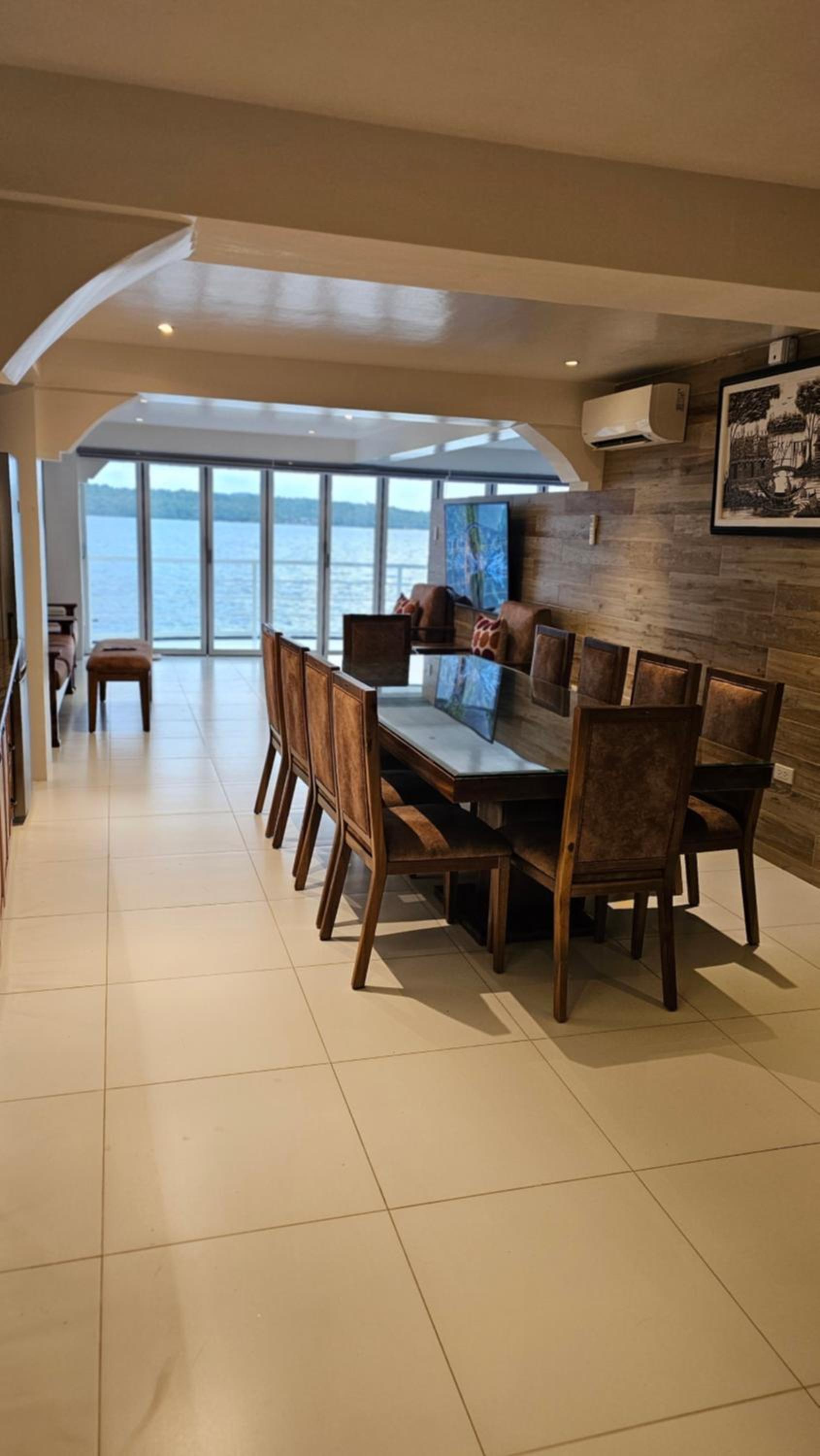 Lydia's House, Samal beach front apartments