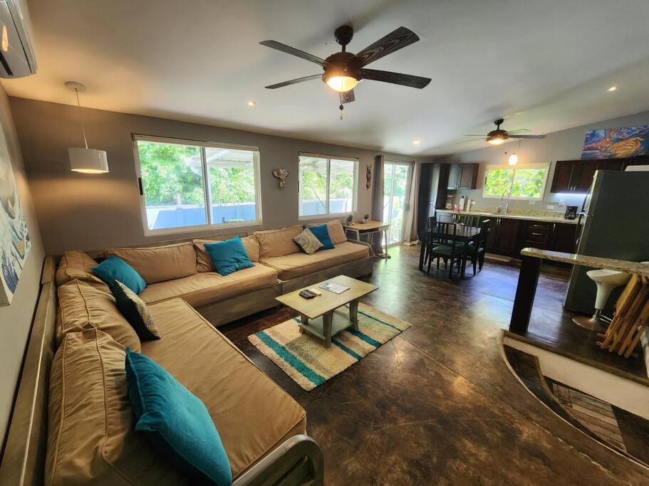 #17A Hermosa Beach Bungalow 1st floor 1 bedroom Apt