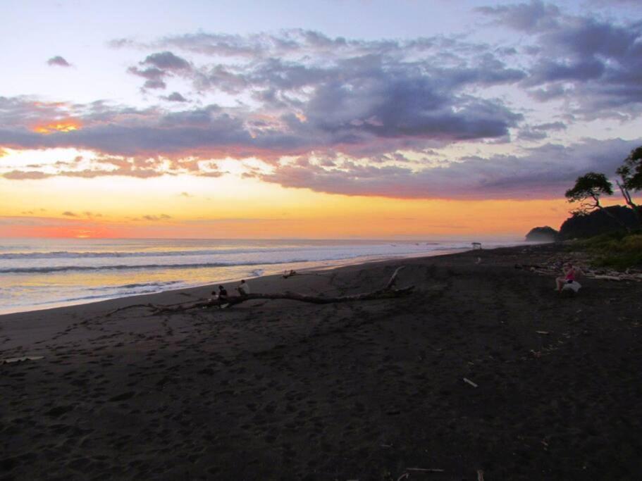 #17A Hermosa Beach Bungalow 1st floor 1 bedroom Apt