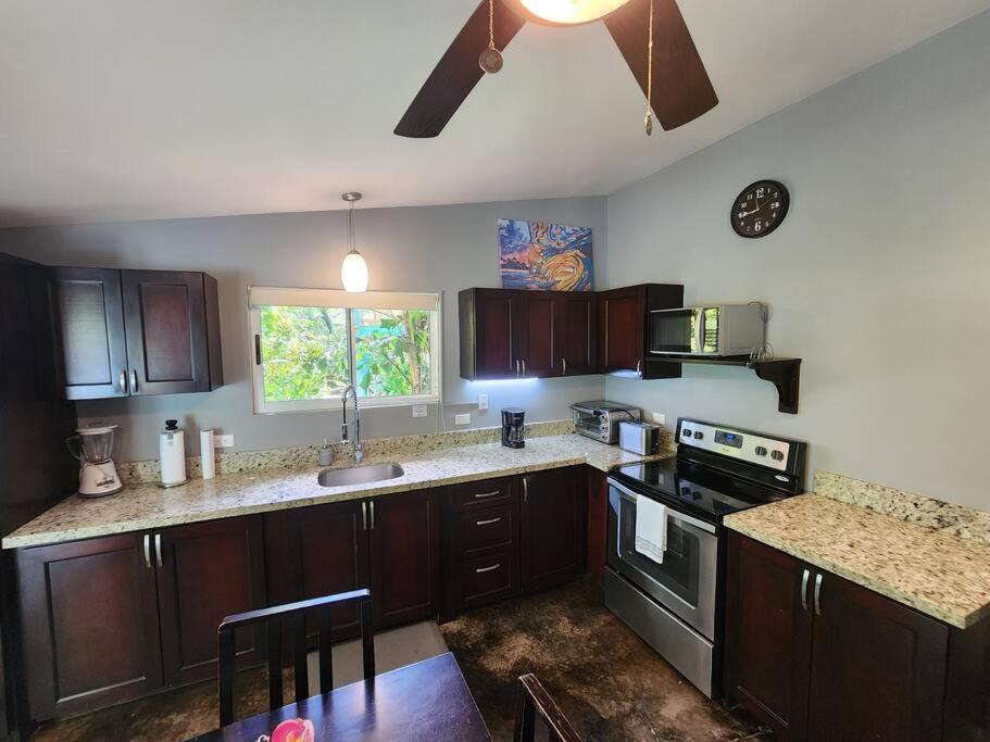 #17A Hermosa Beach Bungalow 1st floor 1 bedroom Apt