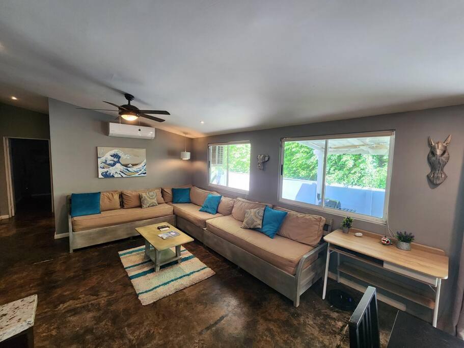 #17A Hermosa Beach Bungalow 1st floor 1 bedroom Apt