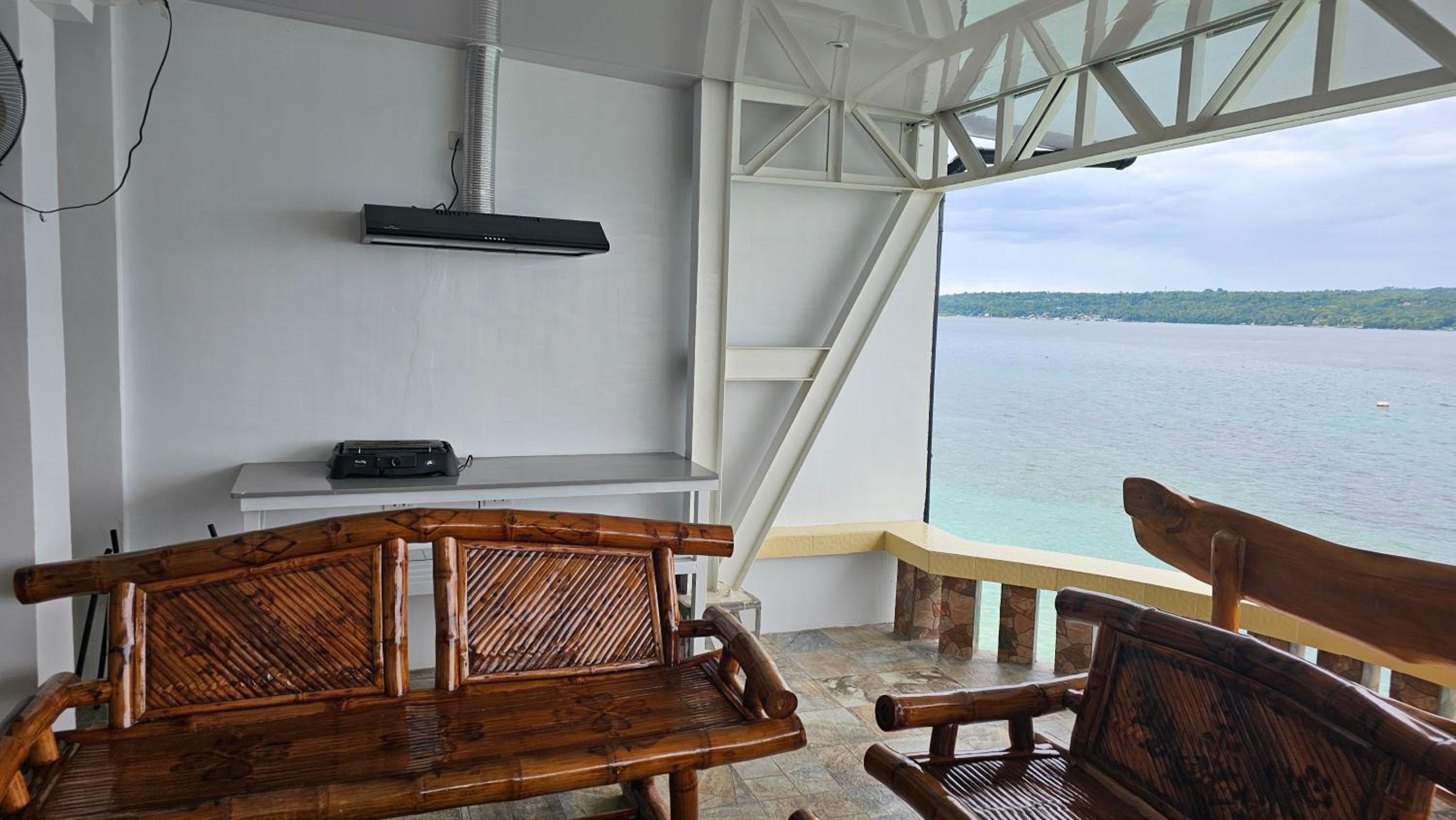 Lydia's House, Samal beach front apartments