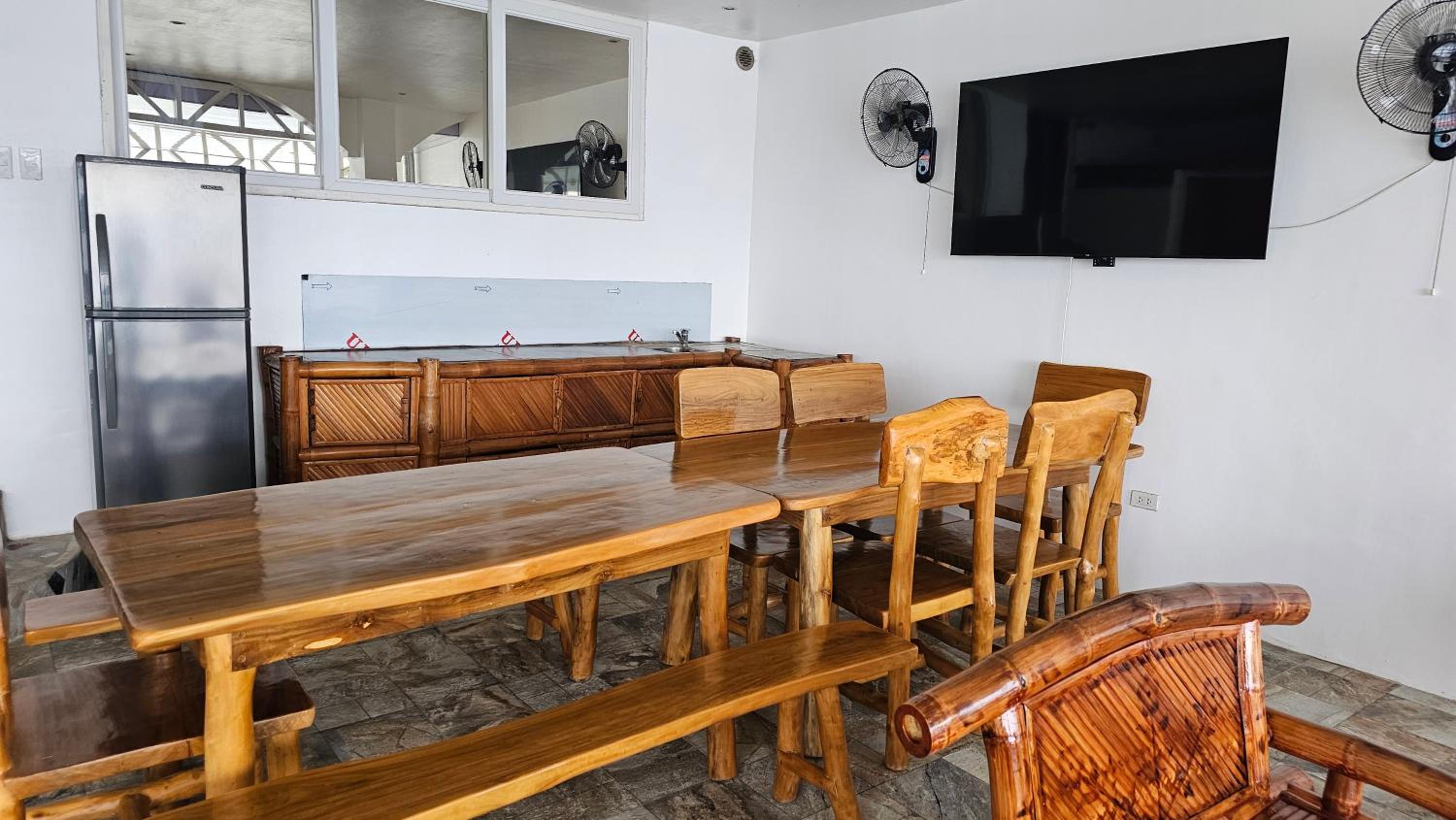 Lydia's House, Samal beach front apartments