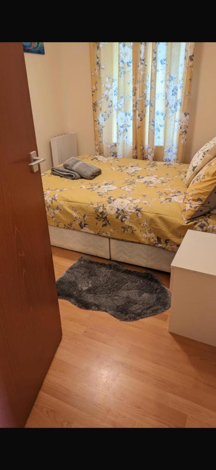 Edinburgh Two Bedrooms Apartment with Free Parking view 2