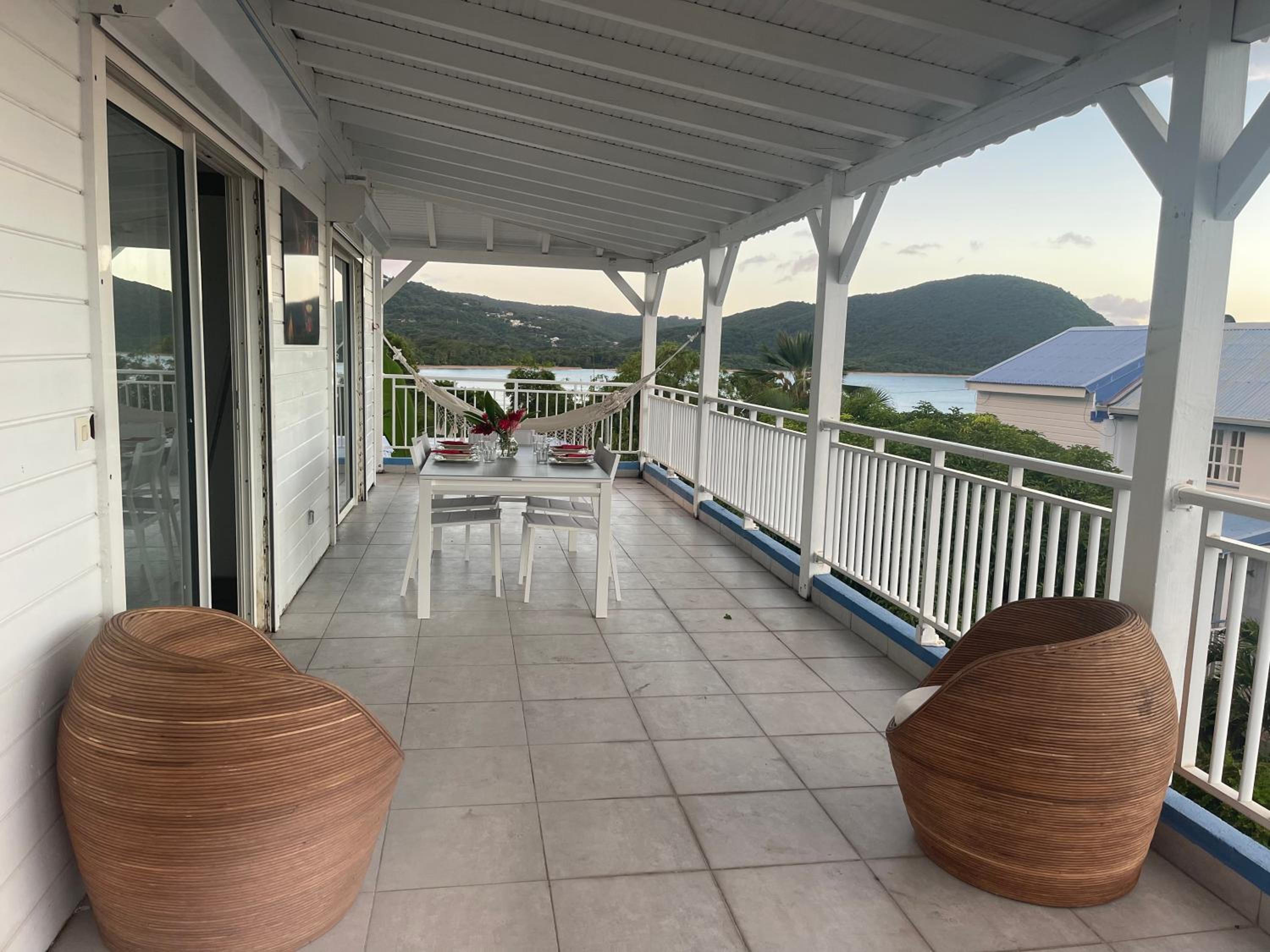 BEL BO- Haut de villa vue mer, front de mer et accès 4 plages à Deshaies view 3