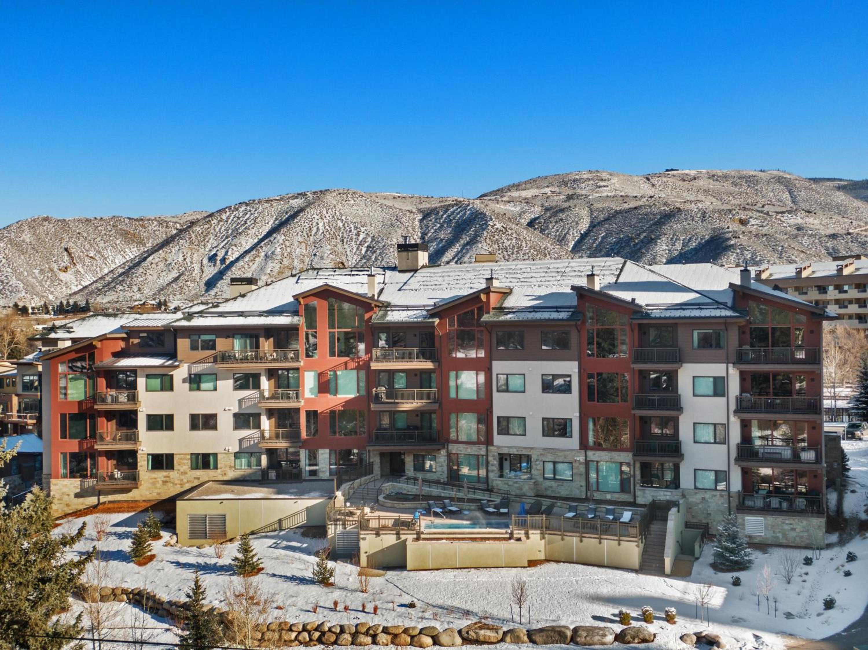 Riverfront Lodge 202 by East West Hospitality view 5