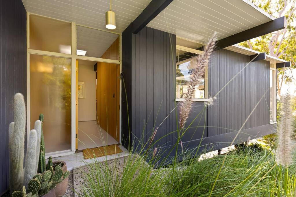 Mid-Century Gem in Pacific Palisades