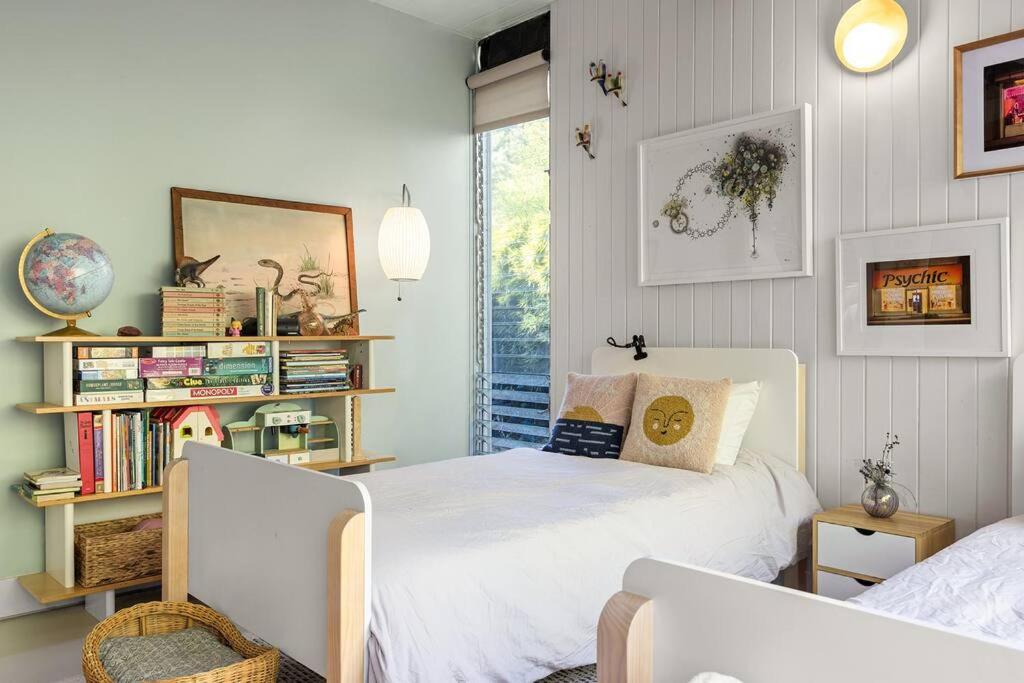 Mid-Century Gem in Pacific Palisades