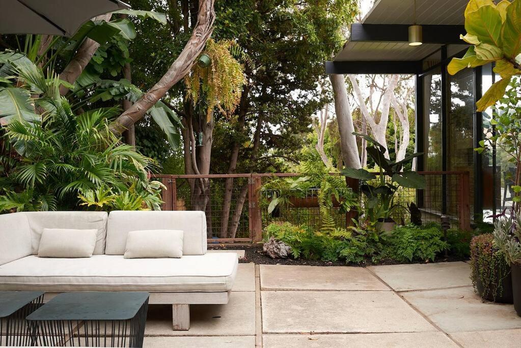 Mid-Century Gem in Pacific Palisades