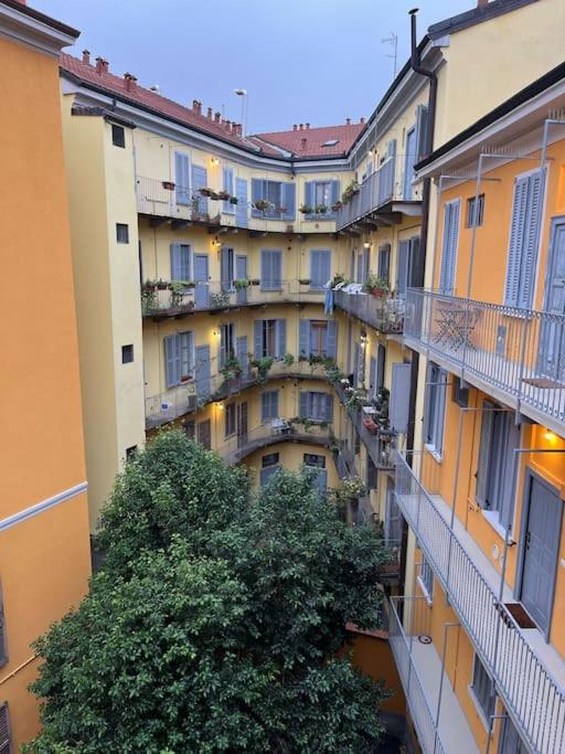 Porta Romana Experience - Authentic Milanese Flat photo 2
