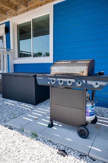 Be A Nomad - Beach Block 2BR with Ocean Views - Steps to Sand Sleeps 6 view 2