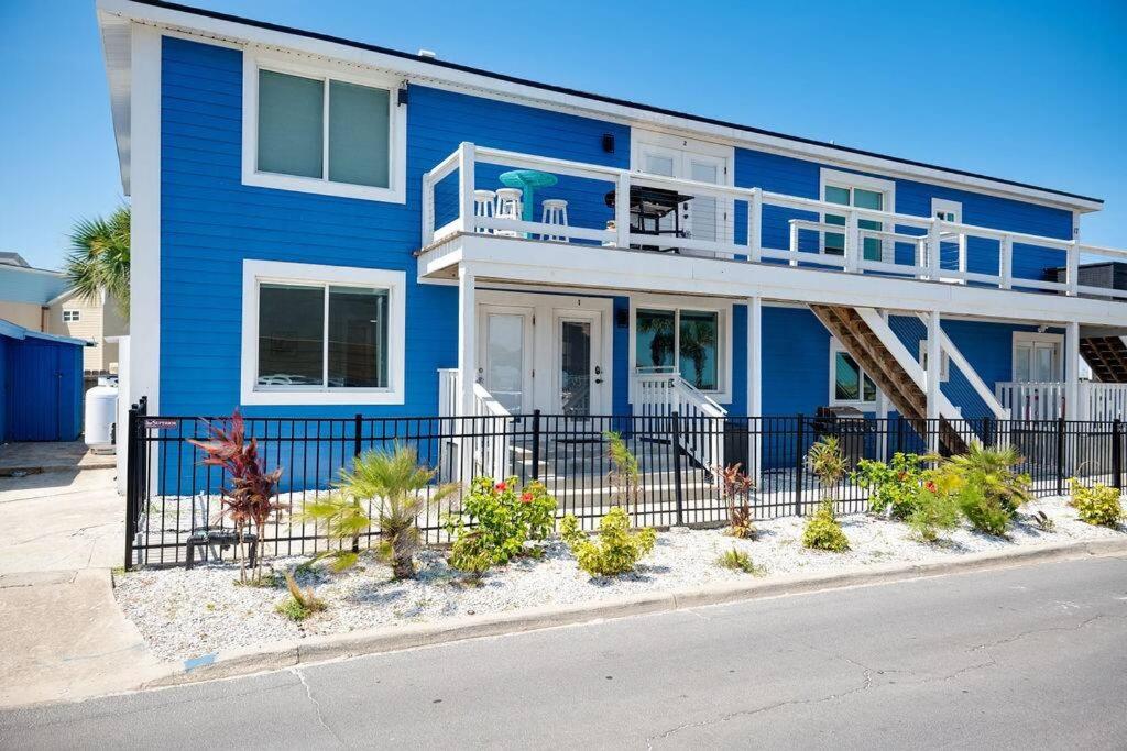 Be A Nomad - Beach Block 2BR with Ocean Views - Steps to Sand Sleeps 6 view 3