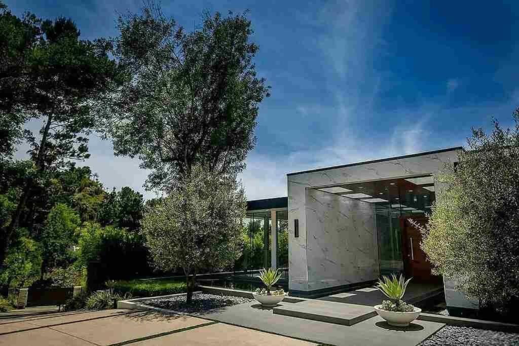 Luxurious Beverly Hills Mansion,Pool,Sauna,Theater