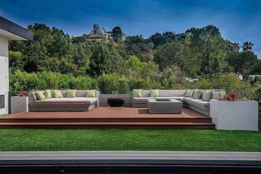 Luxurious Beverly Hills Mansion,Pool,Sauna,Theater