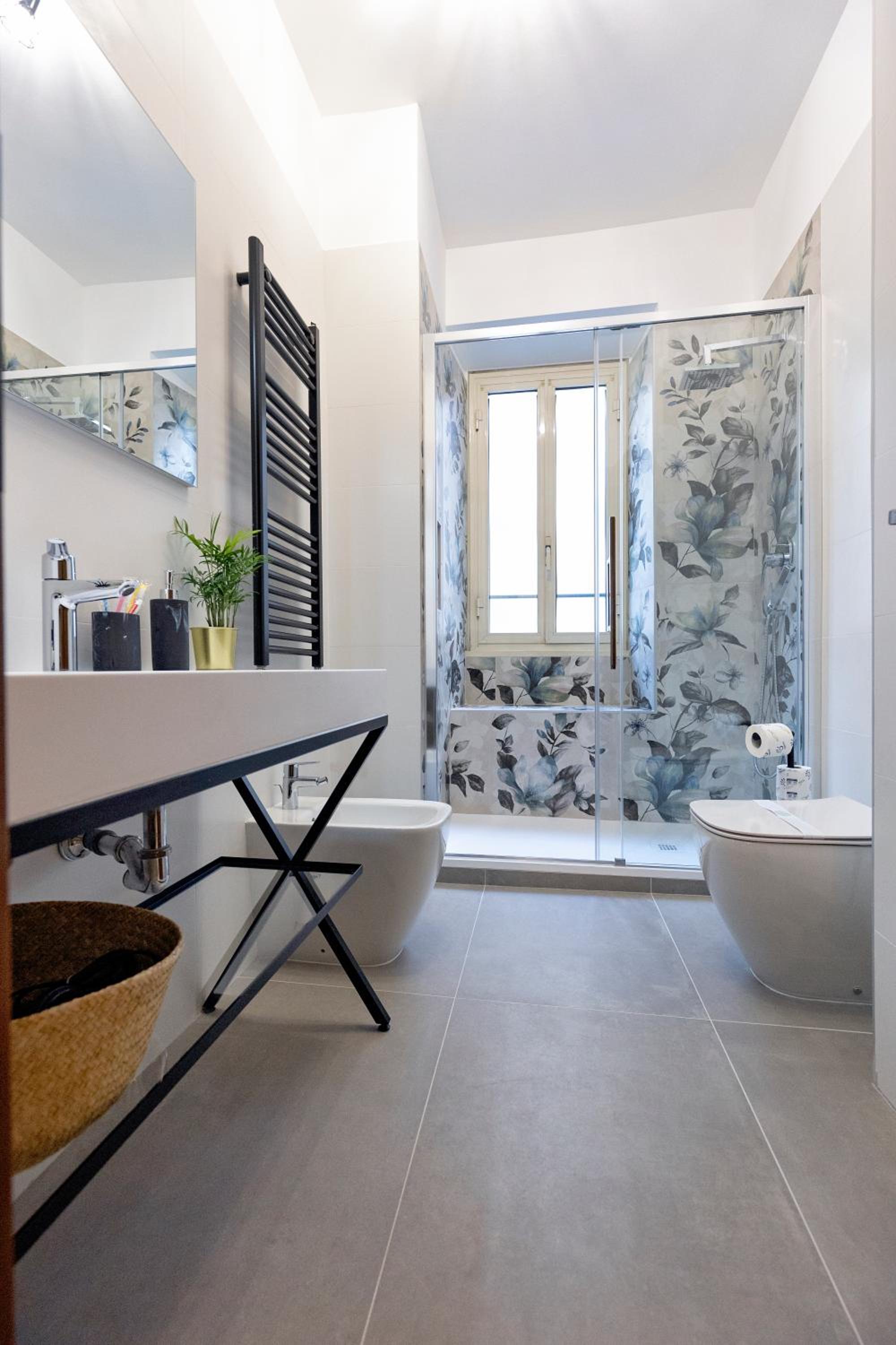 Metro at the door- Colosseo 6 min- 2BR AC WiFi
