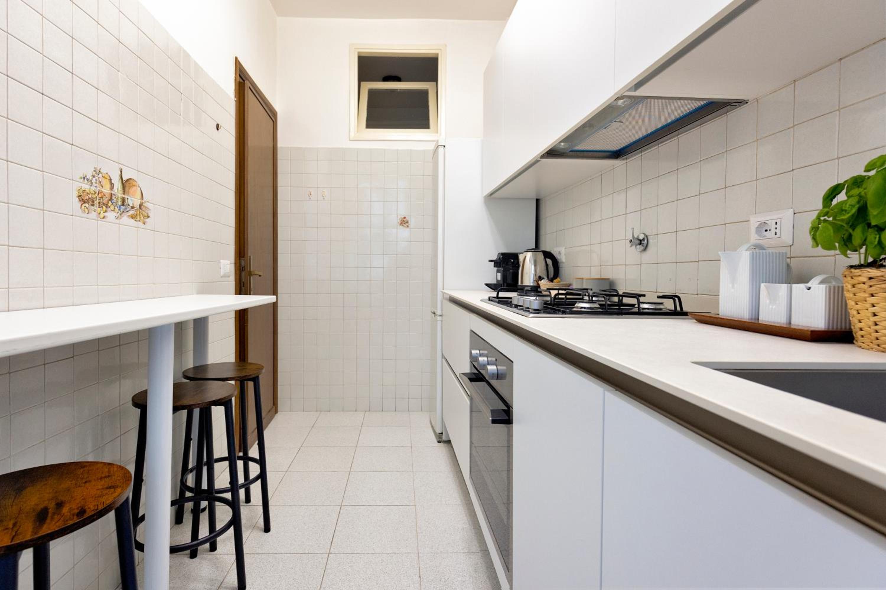 Metro at the door- Colosseo 6 min- 2BR AC WiFi
