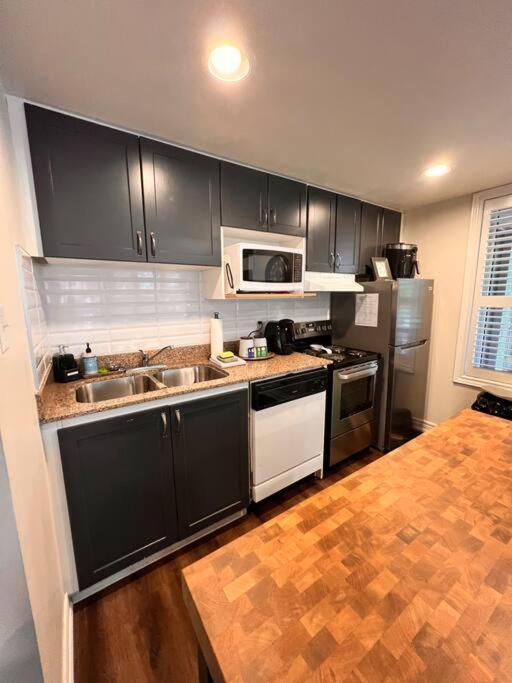 The Perfect Getaway in Renovated Corner Unit