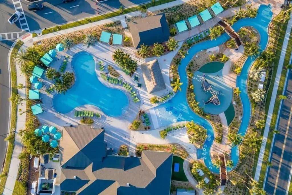 Spotless 6 bedroom Villa - Storey Lake - Hot tub - Free Water Park - 15 Mins to Disney view 5