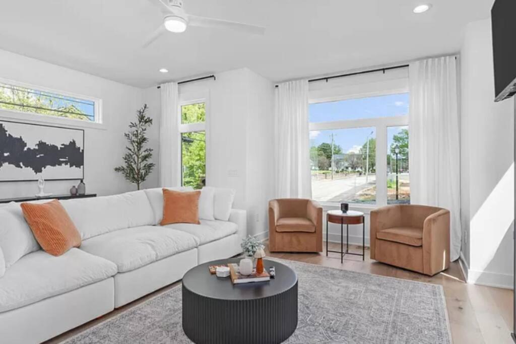 Modern 4br - Heart of Downtown Raleigh - Views! view 3