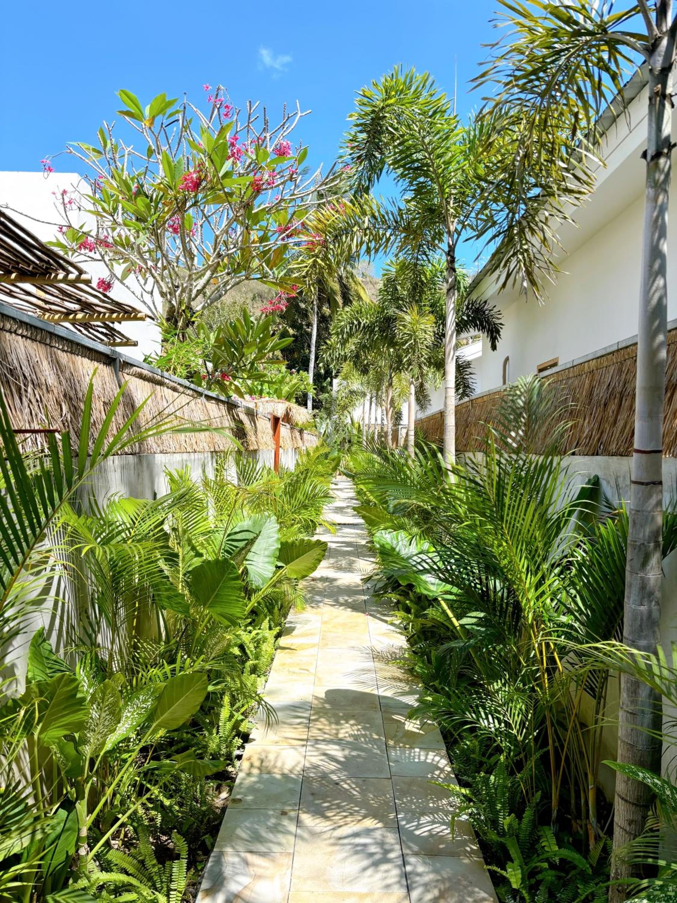Private Pool Villa Retreat NAMU new one-bedroom 6unit view 2