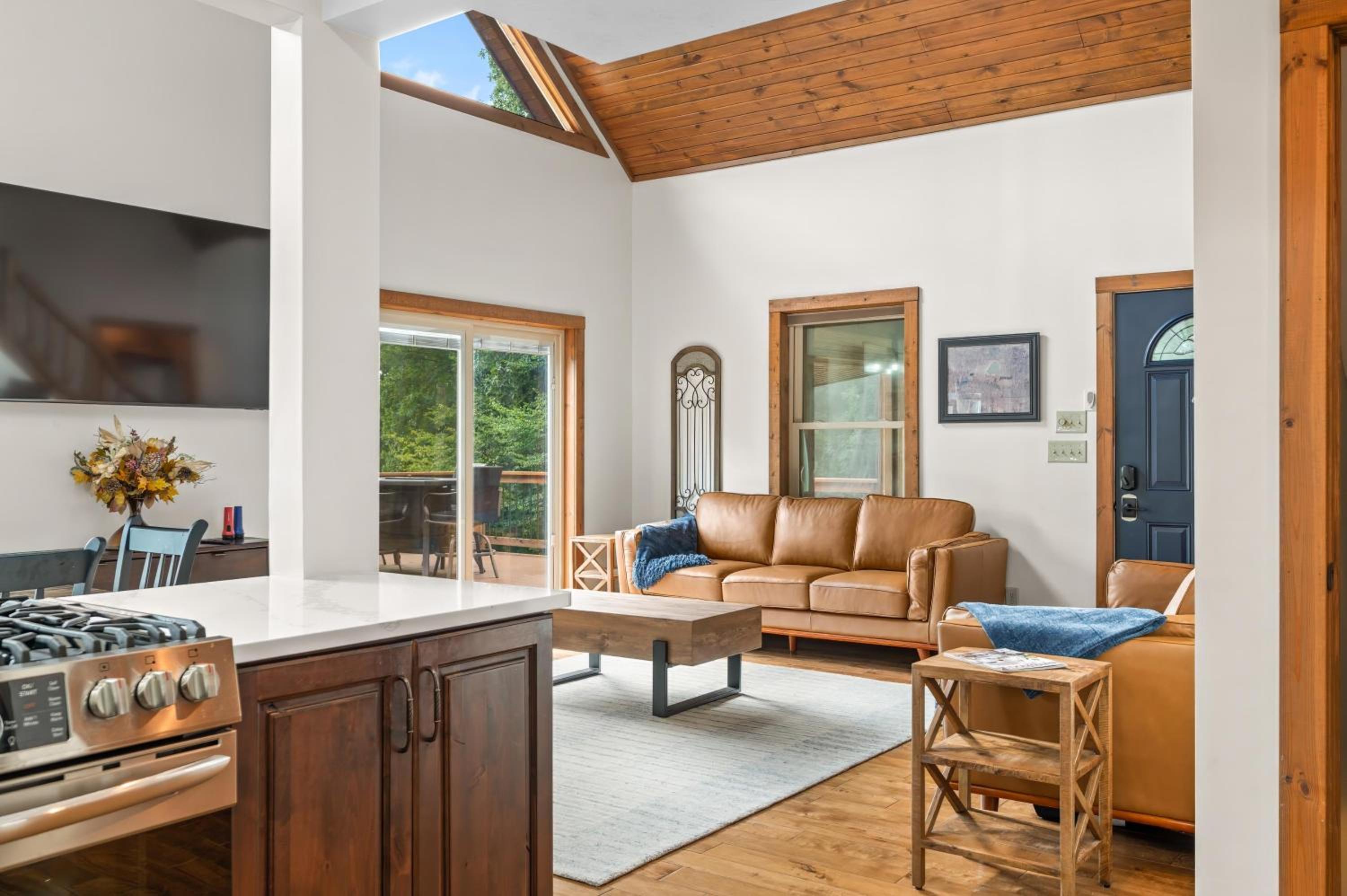 9 Oaks Log Cabin Of Brown County - Property Image 32