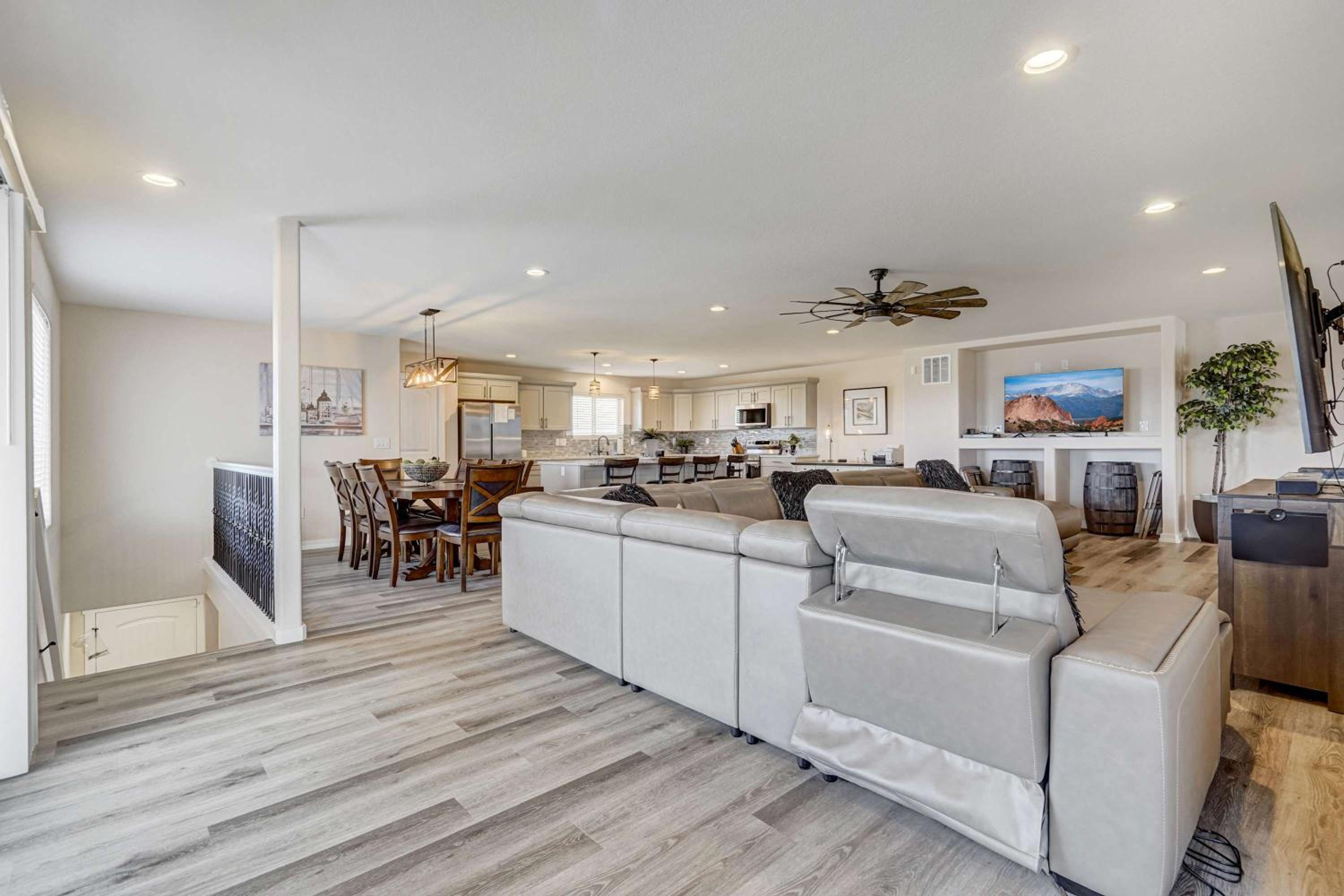 Luxury 4BD Retreat Game Room Panoramic View view 3