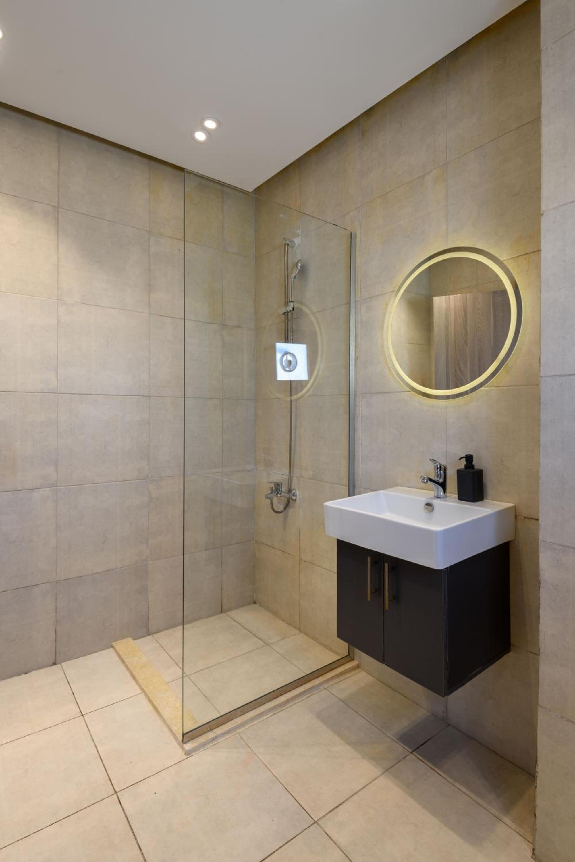 Golden 4BR Villas by Travelholic