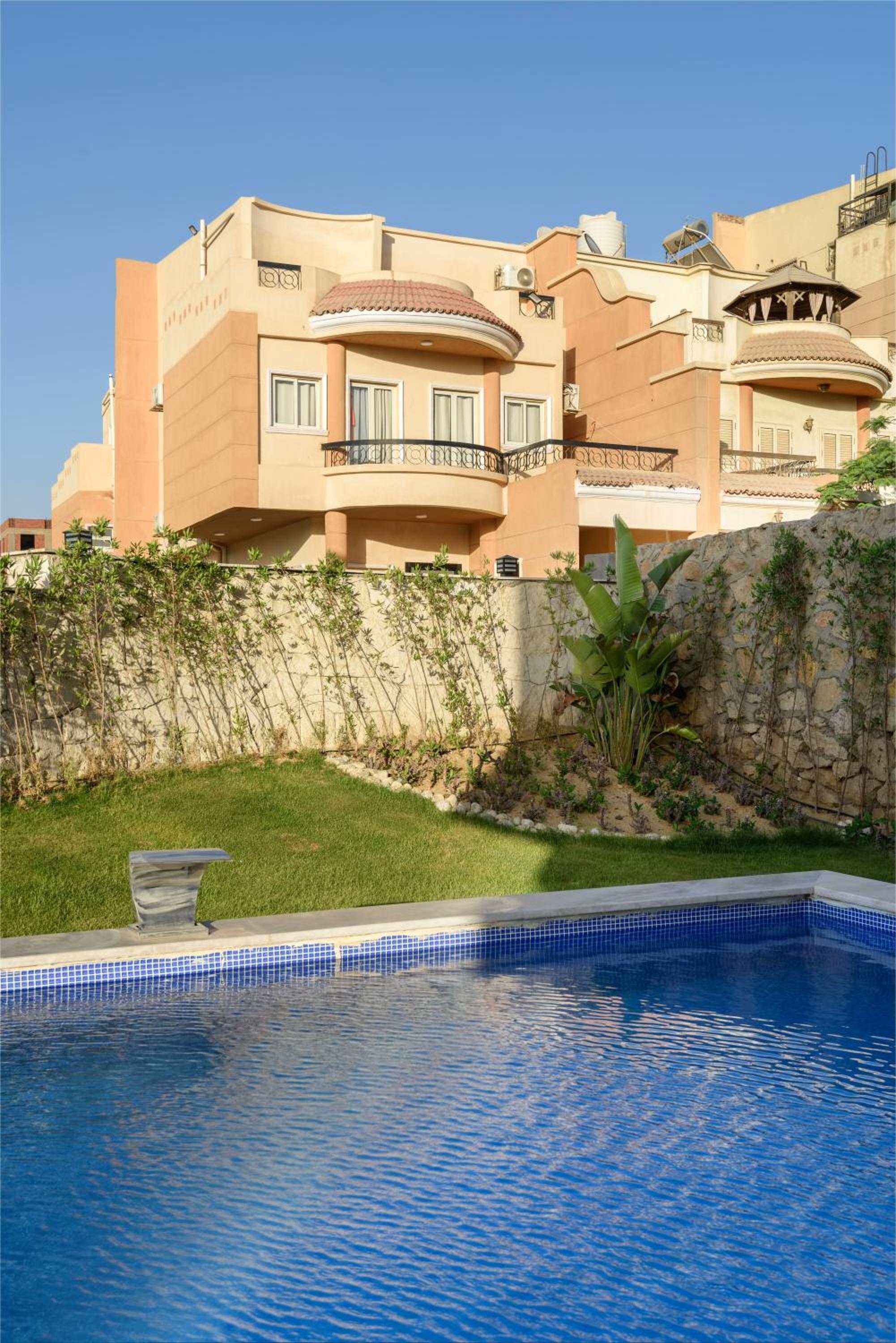 Golden 4BR Villas by Travelholic