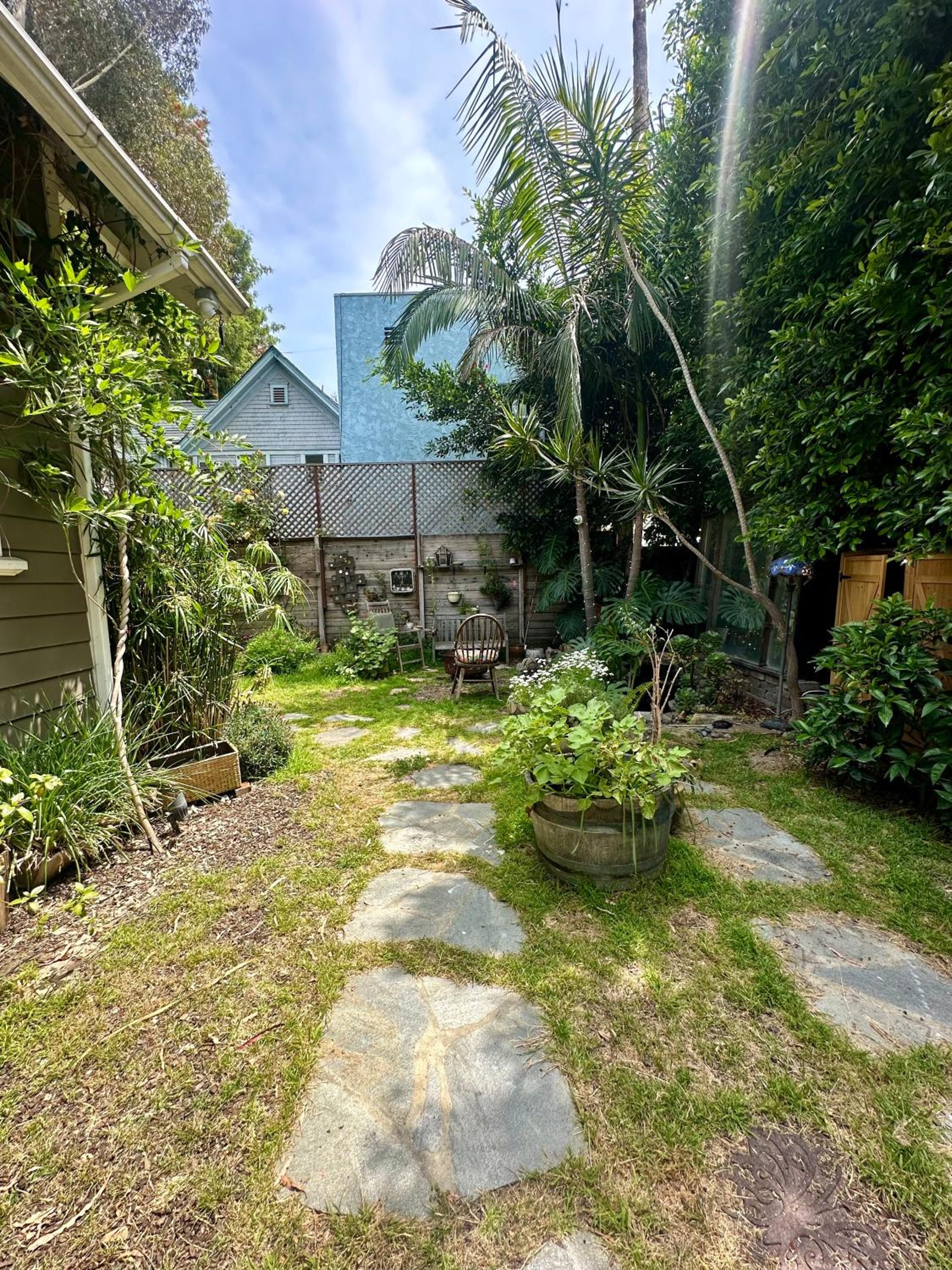 Oasis Hollywood