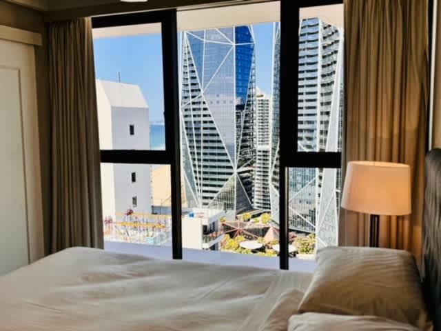 Surfers Paradise Beachfront Pool and Views